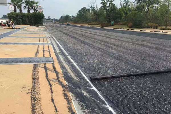 Key Benefits of Fiberglass Geogrid for Asphalt Reinforcement