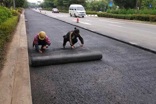 Main Applications of Fiberglass Geogrid in Highway Projects