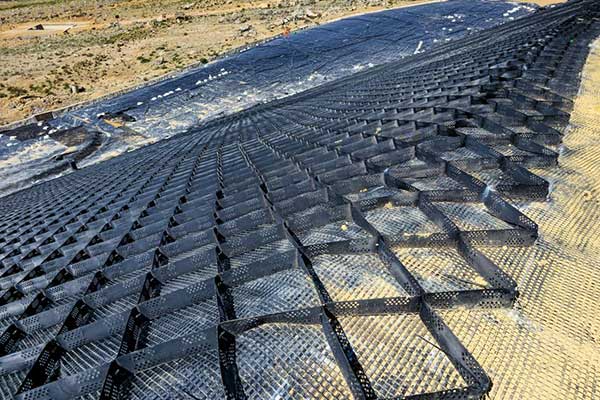 Geogrid vs Geocell: Which One Should You Choose