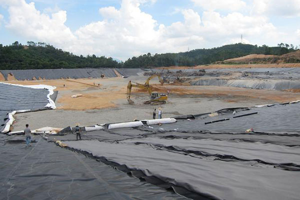 Applications of Geosynthetic Clay Liners
