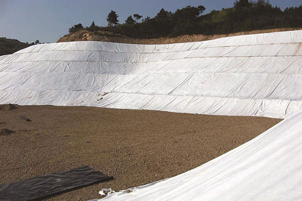 Benefits of Using Geotextile Fabric for Retaining Walls