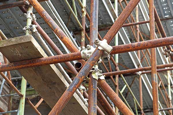 Safety Tips When Using Scaffolding Couplers