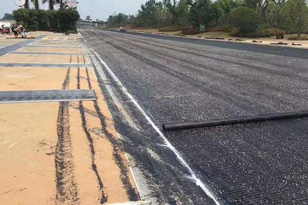 How to Choose the Right Geogrid for Driveways